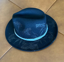 Load image into Gallery viewer, Black Vegan Felt Fedora with Climbing Flowers