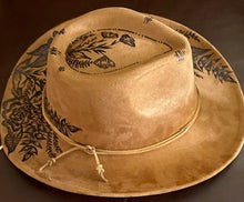 Load image into Gallery viewer, Brown Western Hat with Wild Flowers
